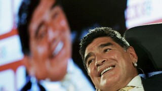 Maradona bez futbalu nedokáže žiť, stal trénerom druholigového klubu