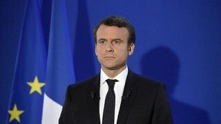 Macron chce predĺžiť výnimočný stav v krajine, väčšina obyvateľov súhlasí