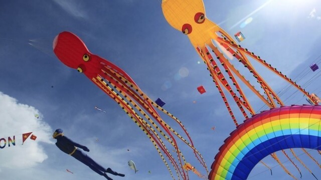 vietnam-kite-festival-15594-fcb5d5f5feb1468caf5ce41e594c137e_0a000002-92f5-16a0.jpg