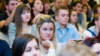Politikárčenie do školstva nepatrí, tvrdí Študentská rada VŠ