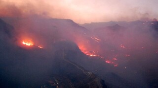 Obľúbený ostrov je v plameňoch, stovky ľudí museli evakuovať