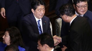 Japonci pôjdu k hlasovacím urnám, vyhlásili predčasné voľby