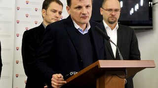 Zabráňte kupovaniu rómskych hlasov, vyzýva pred voľbami opozícia