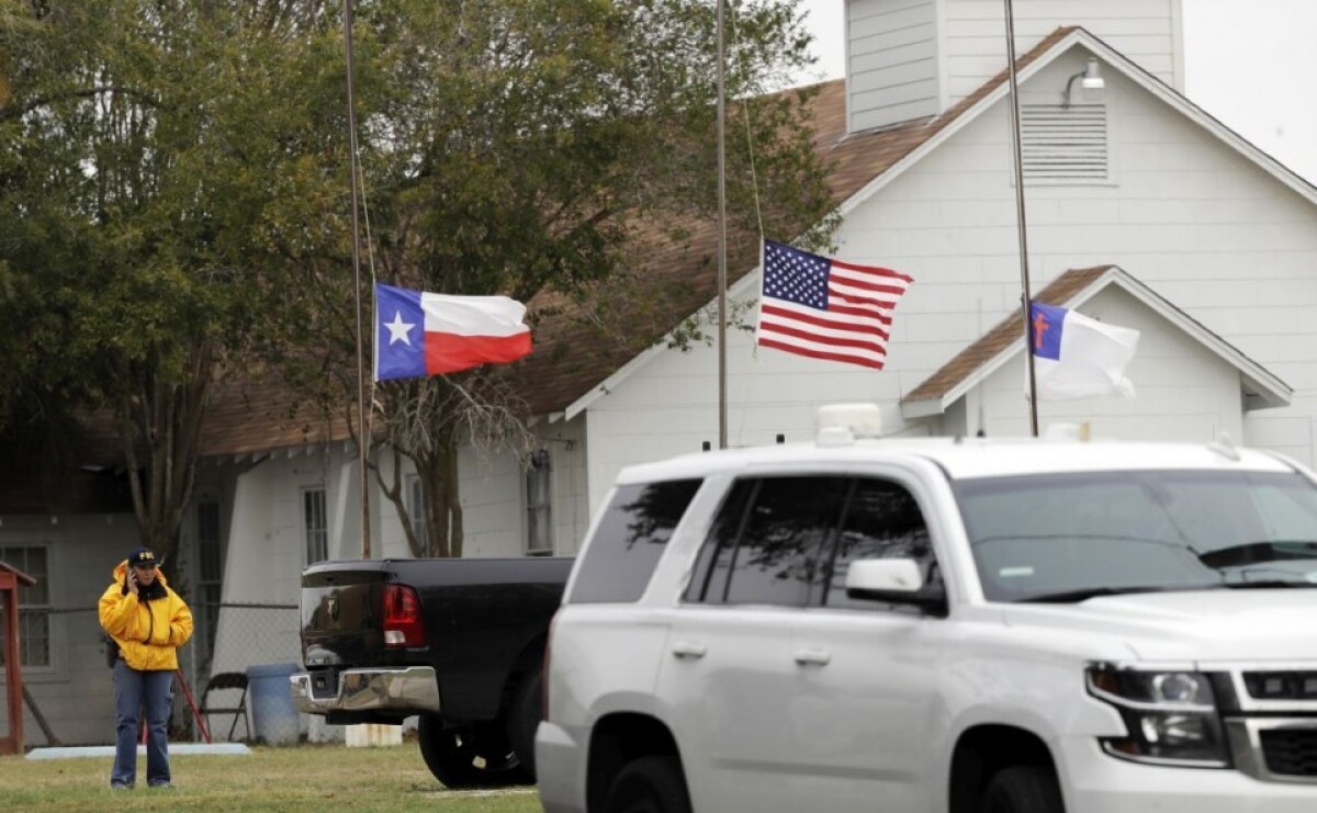 texas-church-shooting-37640-b79b8438be4b405aa31651daa1f5d760_00b04960.jpg