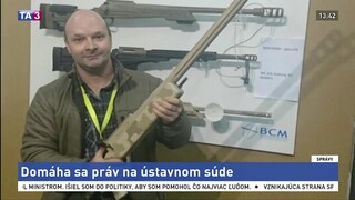 Poľovník, ktorý sa ocitol vo väzení pre fotku, sa obrátil na Ústavný súd
