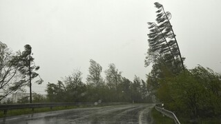 Dajte si pozor na silný vietor, meteorológovia vydali výstrahu