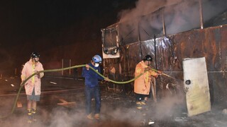 Autobus začal horieť uprostred jazdy, o život prišlo niekoľko ľudí