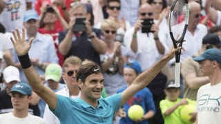Roger Federer je jednotka, na čele rebríčka strieda Nadala