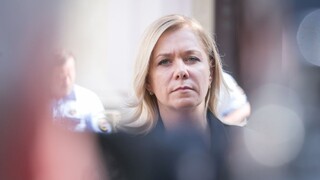 Odvolajte ministerku Sakovú, vyzývajú sulíkovci Pellegriniho