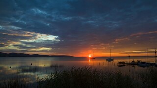 Chystáte sa k Balatonu? Je tam nával, turisti spia aj v autách