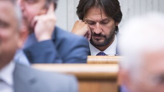 Kaliňák musí vysvetliť darovanú motorku, pred výbor sa postavia viacerí