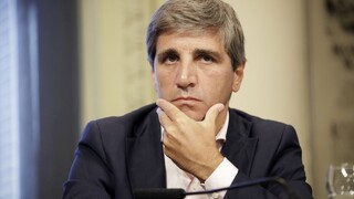 Šéf argentínskej centrálnej banky rezignoval, krajinu sužuje vážna kríza