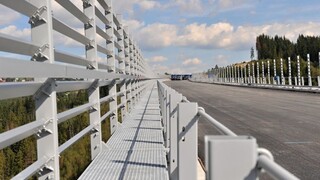 Tragická nehoda v Rusku, Mikrobus sa zrazil s nákladným autom