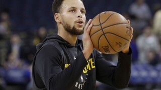 NBA: Curry prispel k porážke Washingtonu päťdesiatimi bodmi