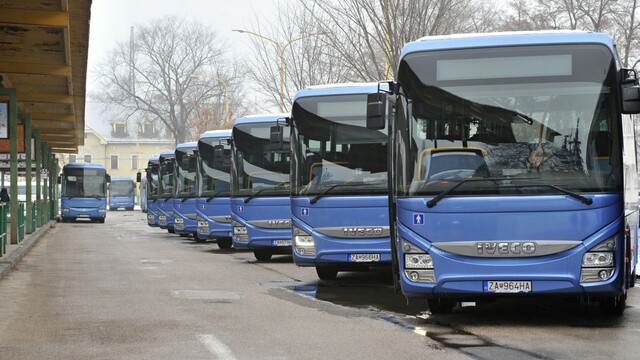 zilina autobus sad ZA 1140 px (TASR/Erika Ďurčová)