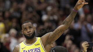 LeBron si vyslúžil ovácie pri návrate do Clevelandu