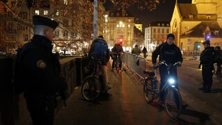 Pri útoku v Štrasburgu zomrel Thajčan, o život bojuje novinár
