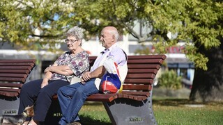 Seniori dostanú 13. dôchodok už v novembri. Výška bude rôzna