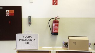 Posuňte termín volieb, vyzýva Danka jeden z kandidátov