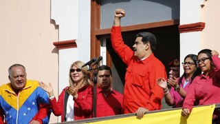 Na venezuelskú drámu reagovali USA, Madura neuznávajú
