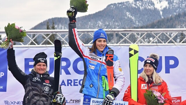 Vlhová doma nezaváhala, ovládla obrovský slalom v Jasnej