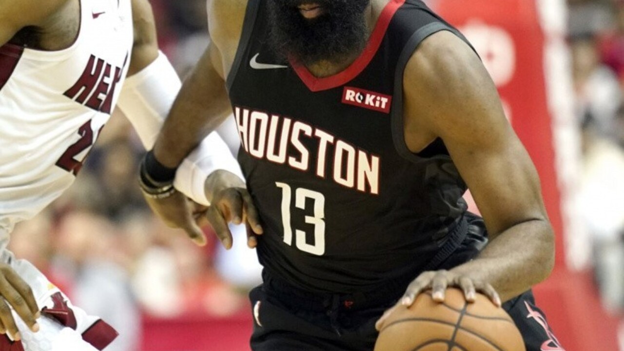 NBA: Harden priviedol Houston k triumfu, Bostonu sa nedarí