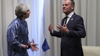 Schváľte dohodu a odklad bude možný, odkázal Tusk Mayovej