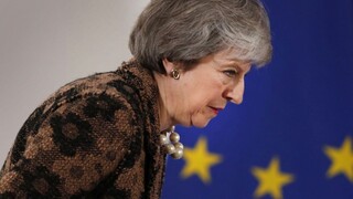 Milióny Britov už nechcú brexit, Mayová zrejme výzvy nevypočuje