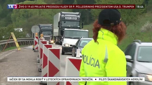 Ceste v Turčeku hrozí zosuv, ľudia ju na protest zablokovali