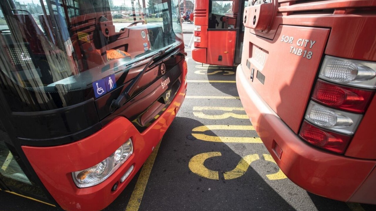 V MHD dobili manželský pár, Vallo zvolal mimoriadne stretnutie