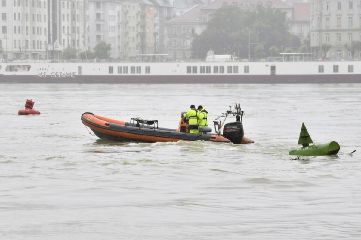 hungary-capsized-boat-11828-01266054d0e443ee8ce1cd0855da023b_4e8914ed.jpg