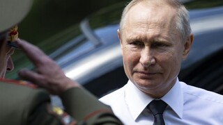 Protestovali proti ruským politikom, Putin stopol lety do ich krajiny