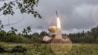 Putin podpísal zákon o pozastavení zmluvy o raketách stredného doletu