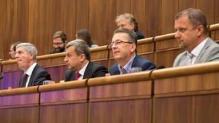 Bugárovcom hlasy nechýbali, poukázal Glváč k voľbe sudcov