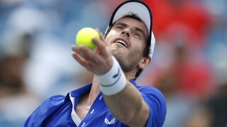 Murray po operácii naberá prax, aj druhý zápas však prehral