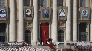 Pápež vyhlásil nových svätých, vo výbere jasne prevažujú ženy
