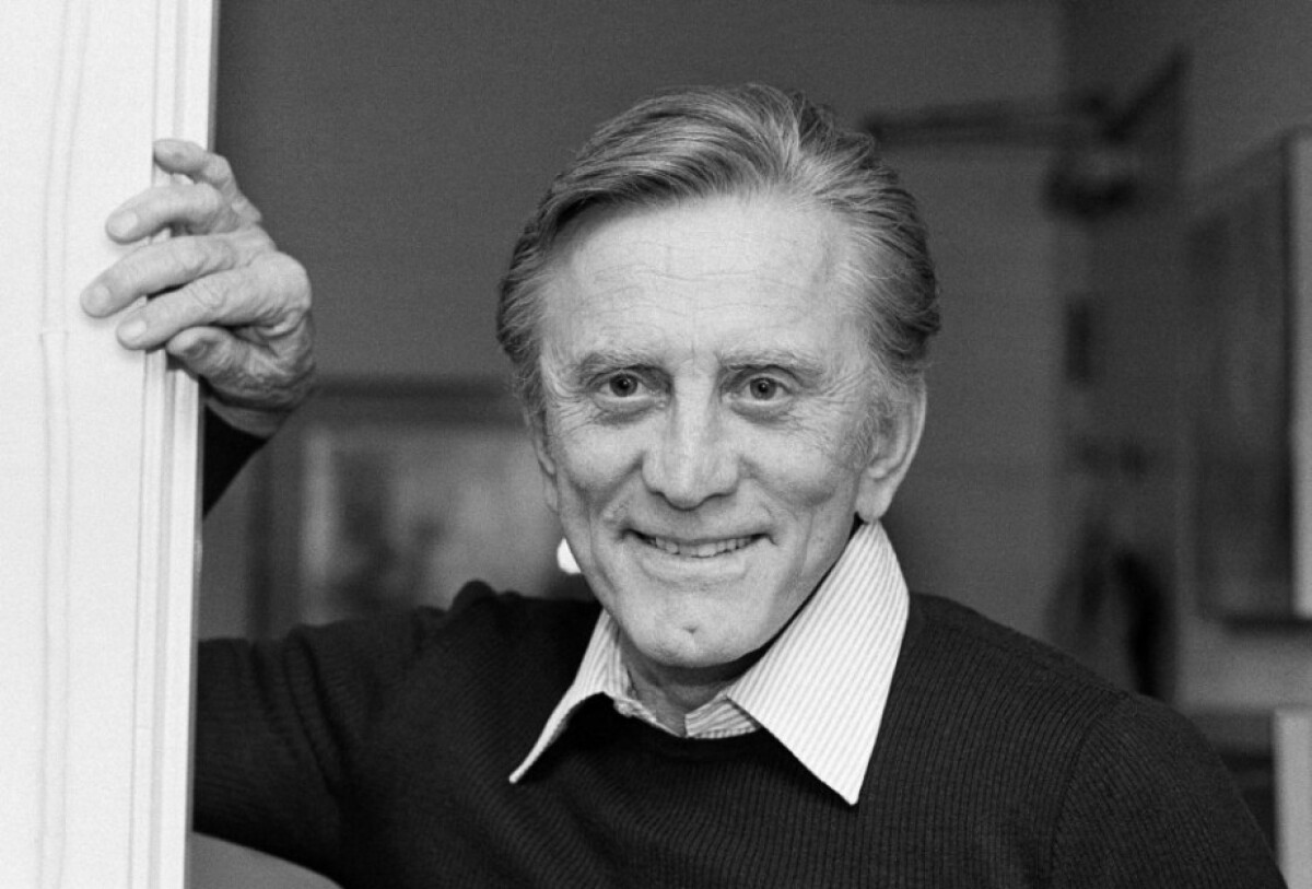 obit-kirk-douglas-77728-f981e8d530f440598ee025c1d5d5268b_e9c6e7a1.jpg