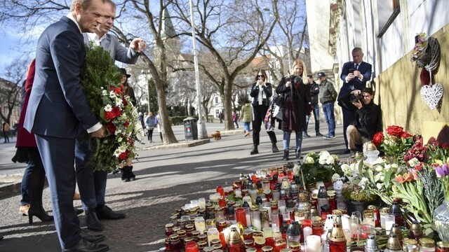 Tusk sa poklonil zavraždeným. Kuciaka označil za symbol pravdy