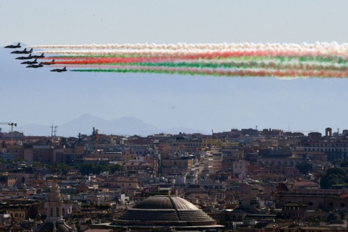 italy-republic-day-98494-2a1e7dba534346418d8705ce4bb800dc_25a57b5e.jpg