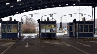 Cudzincom umožnila nelegálne prekročiť hranice, policajtku obvinili
