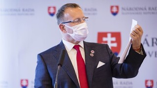 Od slova do slova. Študenti a absolventi žiadajú Kollárov odchod