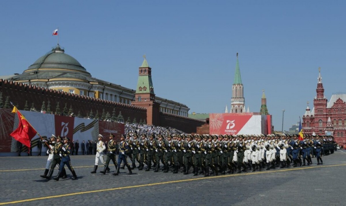 russia-red-square-parade-57657-3bfbd3894edb4ce1b6356befd3fe851f_7cc50410.jpg