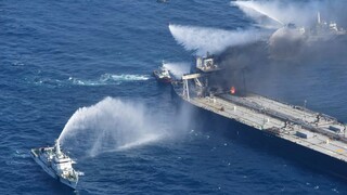 Požiar tankera sa podarilo uhasiť, k úniku ropy do oceánu nedošlo