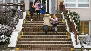 Návrat do škôl je opatrný. Bratislava niekde otvára prvý stupeň