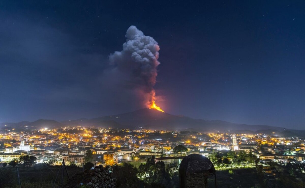 aptopix-italy-etna-volcano-eruption329923762808_ff6daff7.jpg