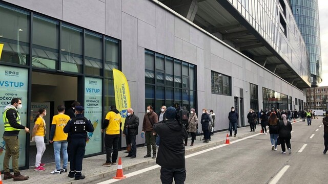 FOTO Otvorili najväčšie očkovacie centrum na Slovensku