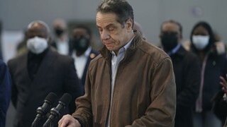 Newyorský guvernér čelí obvineniam zo sexuálneho obťažovania