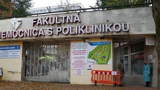 Žilinská nemocnica sa plní a dosahuje kritickú hranicu, potrebuje pomoc