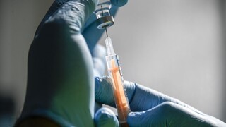 Prerušenie dodávok vakcín zrejme nehrozí, EÚ je blízko k dohode s Britániou