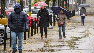 Meteorológovia varujú pred silným dažďom. Vyskytnúť sa môžu aj povodne